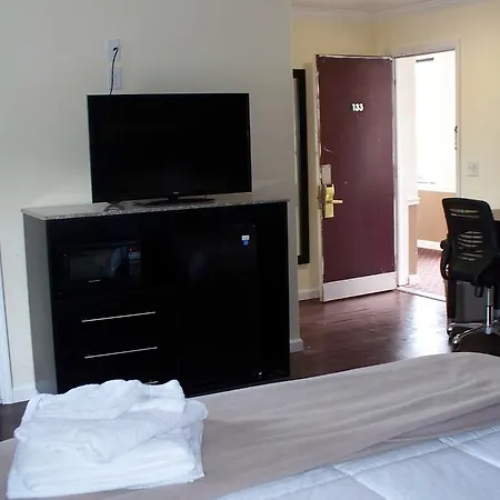 Budget Inn & Suites-2