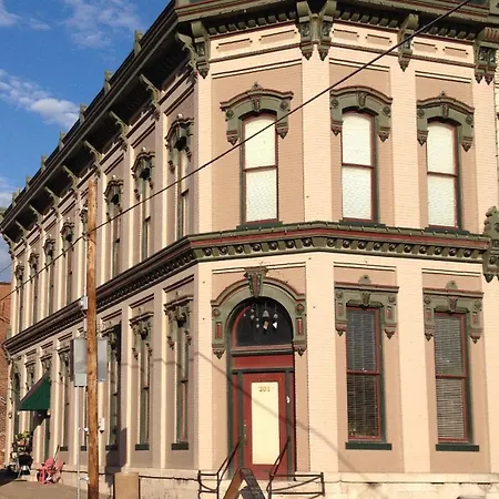 Main Street Bed & Breakfast-3