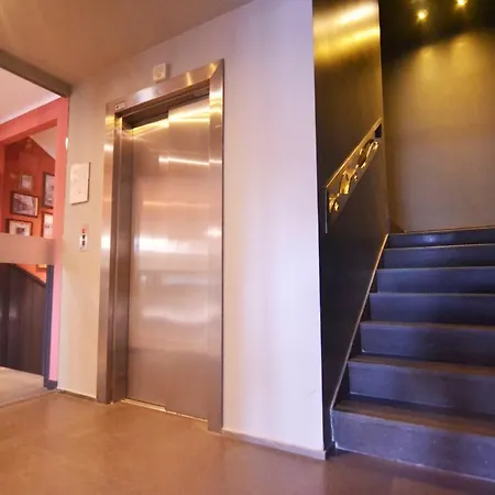 Hotel De Rome-2