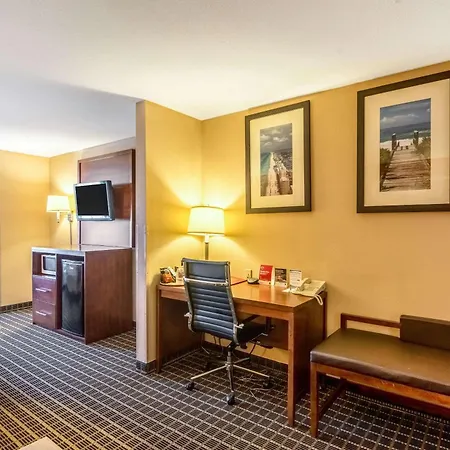 Comfort Suites-3