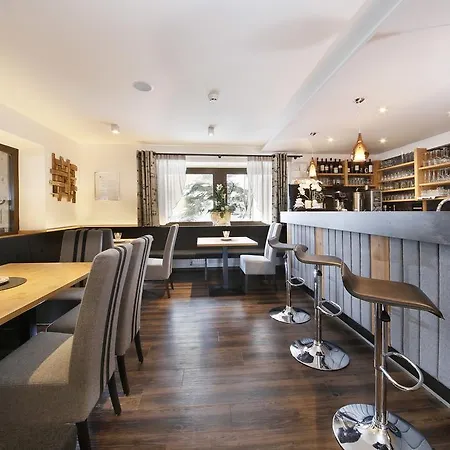 Hotel Alpenblick-3