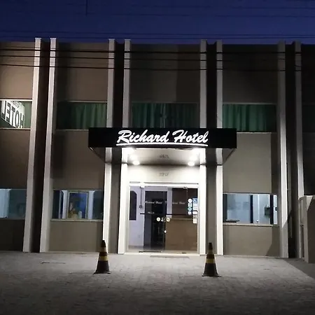 Richard Hotel-3