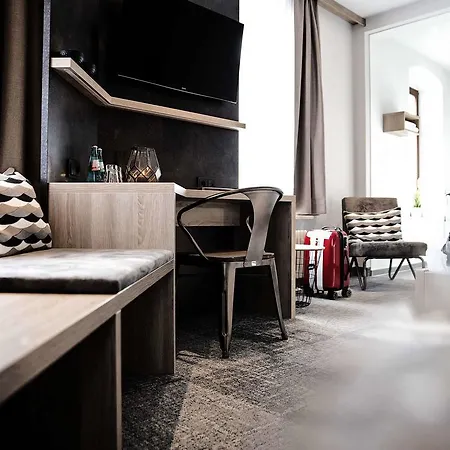 Alexxanders Hotel & Boardinghouse, Restaurant-3