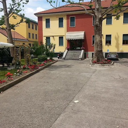 Hotel Garden-3