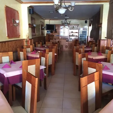 Hostal Restaurante Grela-3