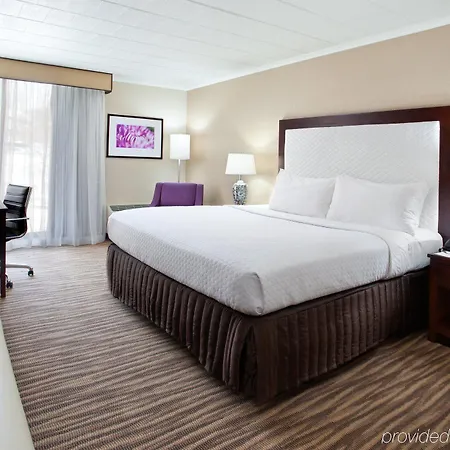 Pittsburgh Plaza Hotel-3