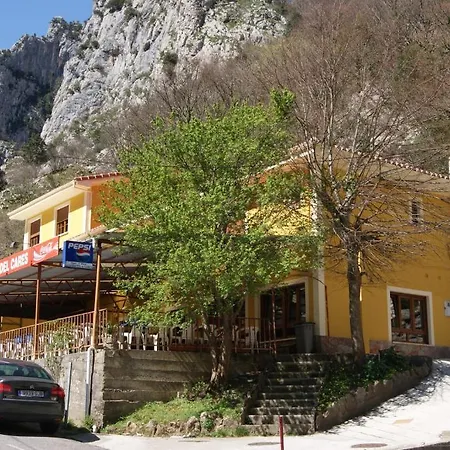 Hotel Garganta del Cares-2