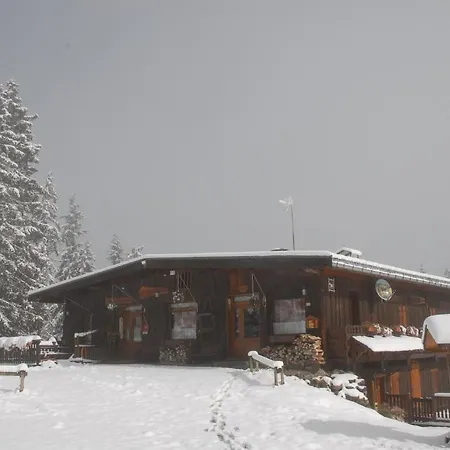 Hôtel Chalet Le Caribou-3