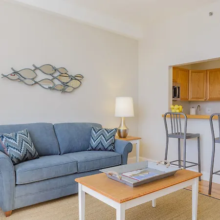 Winthrop Beach Inn And Suites Boston Logan Airport (Adults Only)-3