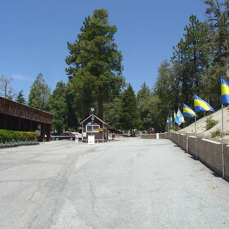 Idyllwild Camping Resort Cabin-2