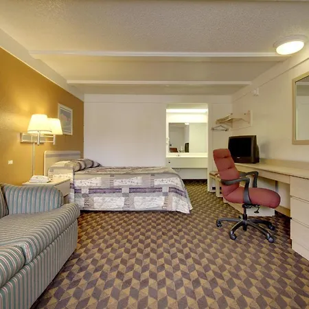 Rodeway Inn & Suites Fenton-3