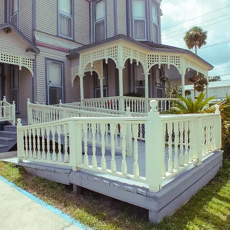 Grand Gables Inn-3