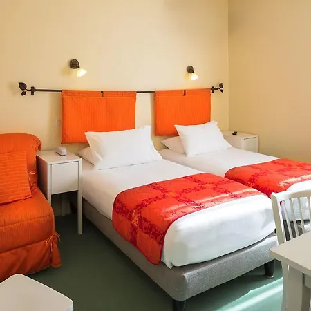 Logis Hotel Les Cedres-3