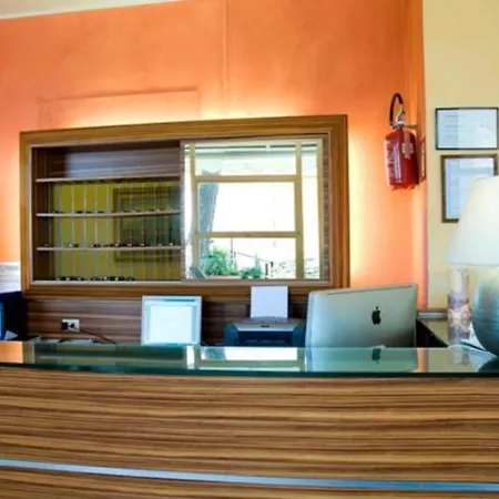 Hotel Ambassador-2
