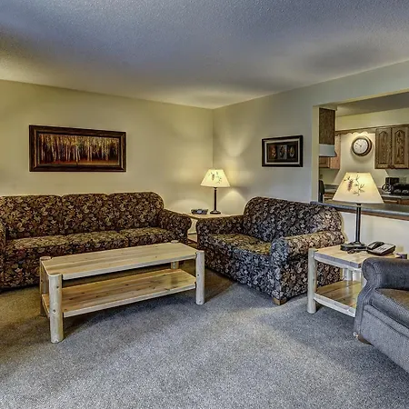 Lake Forest Resort-3