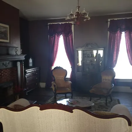 Main Street Bed & Breakfast-3