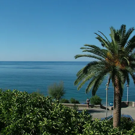 Hotel Riviera Bleu-3