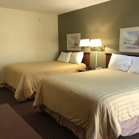 Norwood Inn & Suites Worthington-2