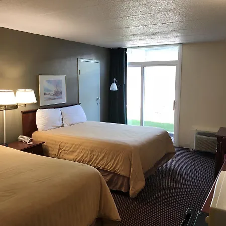 Norwood Inn & Suites Worthington-3