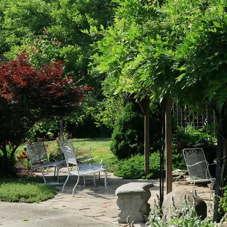 Lavender Heights B&B-2