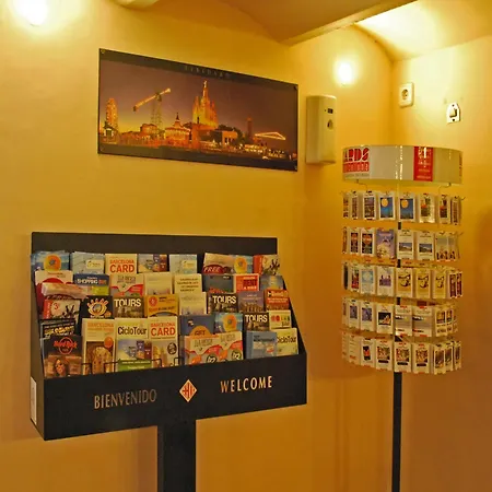 Hostal Radio Barcelona-3