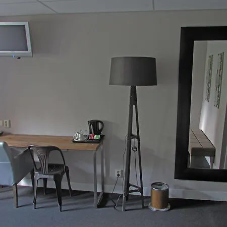 Hotel One-2