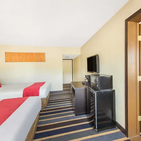 Ramada By Wyndham Albuquerque East-3