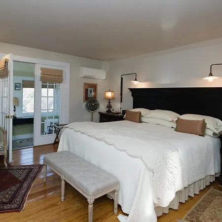 Captain Freeman Inn-2
