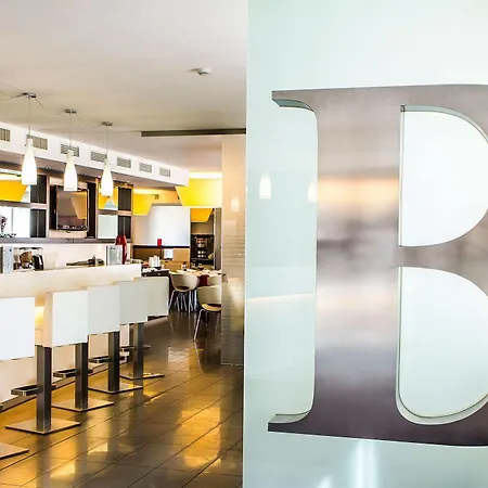 Base Hotel To Stay-3