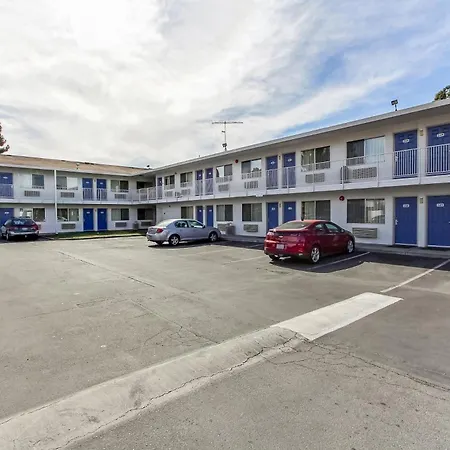 Super 8 By Wyndham Santa Clara-2