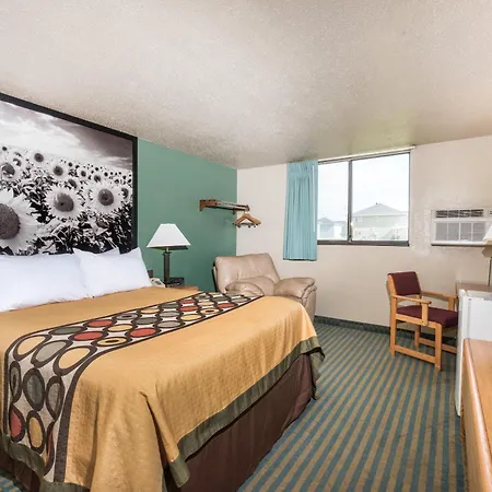 Super 8 By Wyndham Devils Lake-2