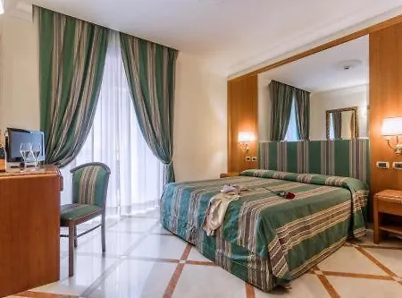 Raeli Hotel Regio-3