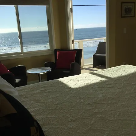 The Oceanfront Stay On Miramarbeach Hmb-3