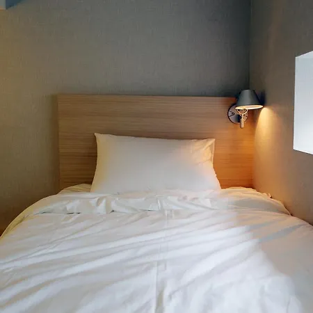 Hotel 8 Hours-3