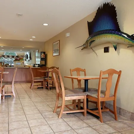 Microtel Inn & Suites By Wyndham Brunswick-3