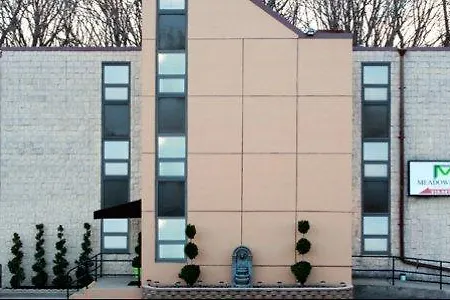 Meadowbrook Motor Lodge-2