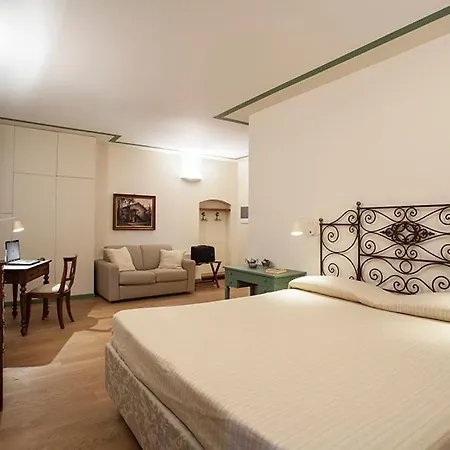 Borromeo Rooms Bed & Living-2