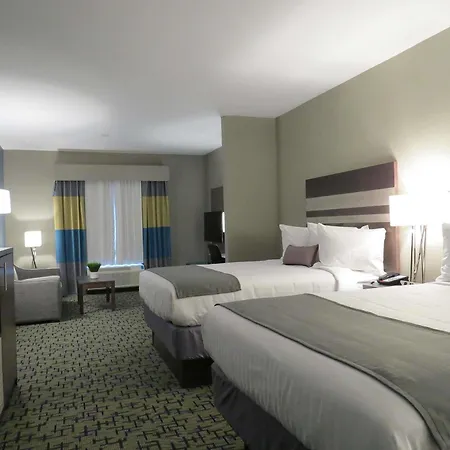 Spark By Hilton Erie-3