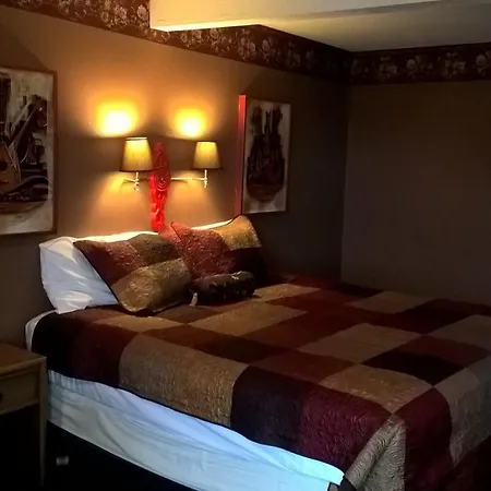 Dogwood Motel-3