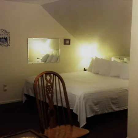 Harbor Haus Inn & Suites-2
