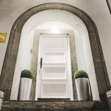 4U Lisbon Airport Suites-3