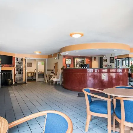Econo Lodge Plymouth-2