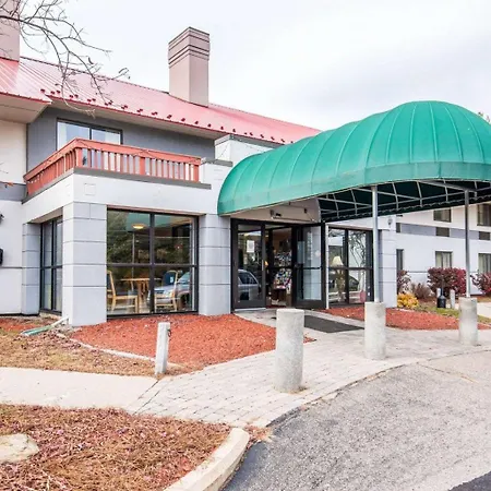 Econo Lodge Plymouth-3