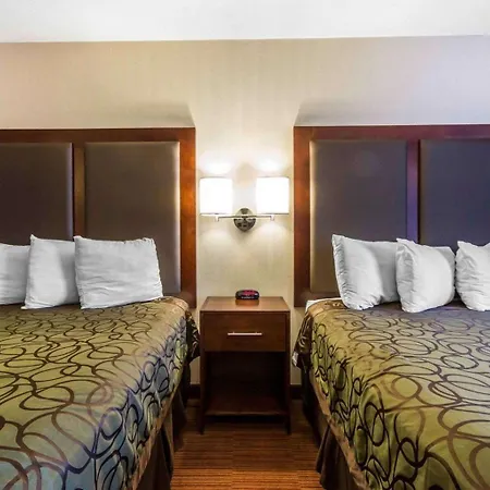 Econo Lodge University-3