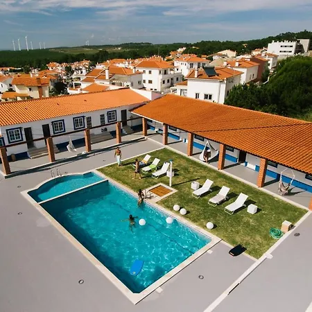 Zulla Nazare'S Surf Village-2
