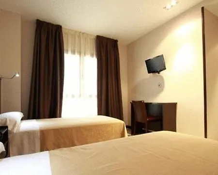 Hostal Avenida Barajas-2