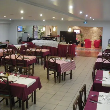 Comfort Hotel Poissy Technoparc-2