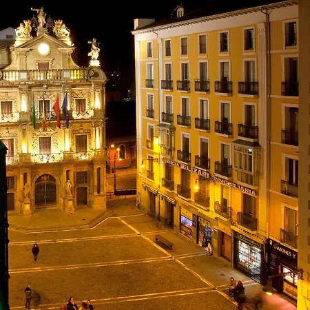 Hotel Pompaelo Plaza del Ayuntamiento&Spa-2