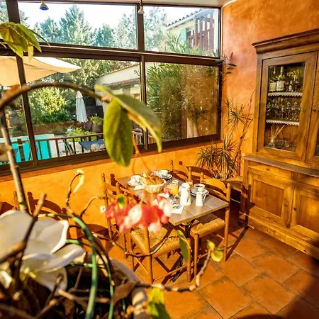 LOGIS HOTEL RESTAURANT L' Auberge d'Uzes-3