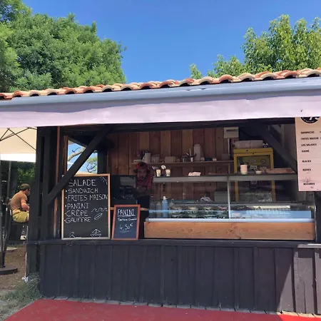 Le Pavillon Bleu-2